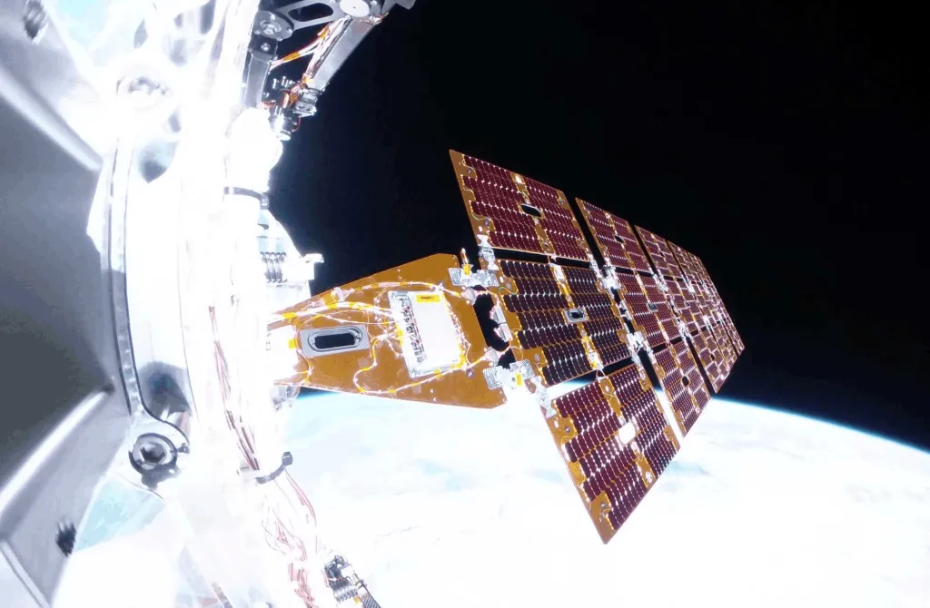 Swift reboost mission encounters attitude control problems