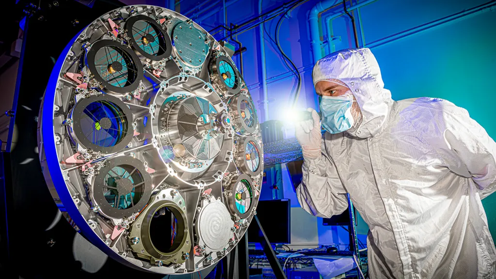 Discovering the Universe – Astrophysics Flagship Space Observatories Offer Insights to Key Questions