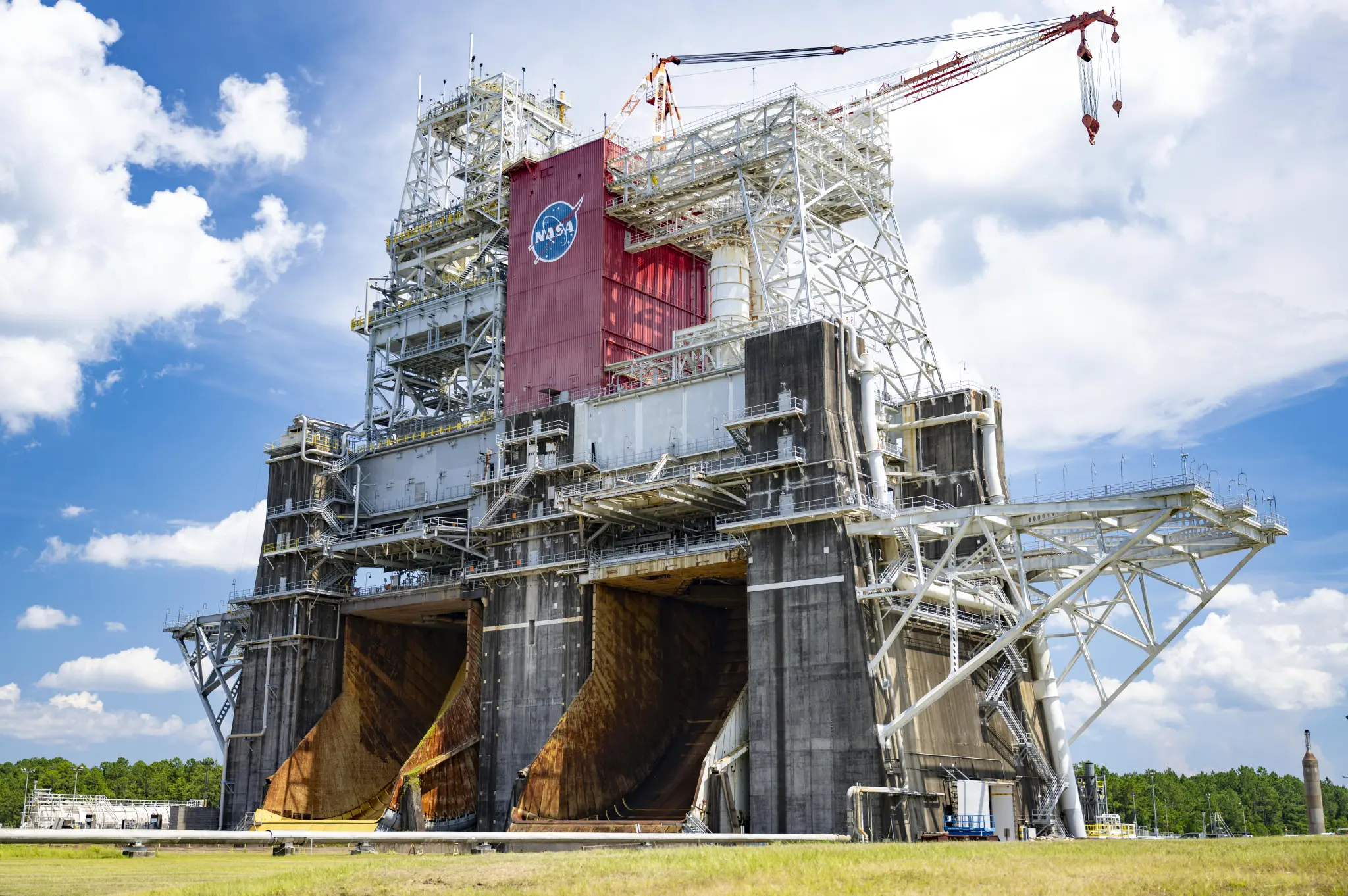 NASA Greenlights New Glenn Testing to Scale Artemis Logistics