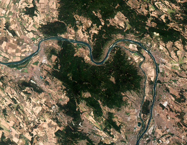 DANUBE RIVER WATER LEVELS REACH RECORD LOWS