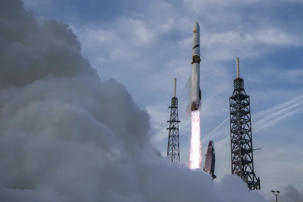Blue Origin Targets $10 Billion Investment: New Glenn and TeraWave Enter High-Capital Phase